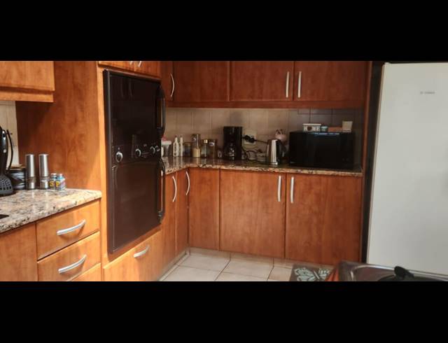 4 BEDROOM HOUSE FOR SALE IN ALBEMARLE EXT 2